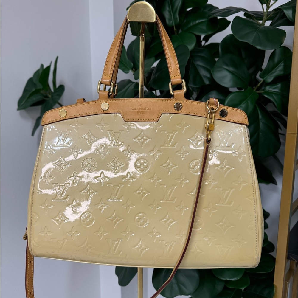 JR12142 Louis Vuitton Vernis Brea 2 Way Bag with strap